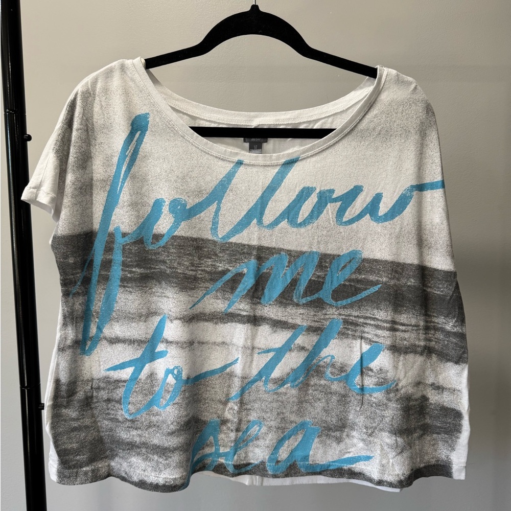 Casual White and Blue Graphic Women's Top